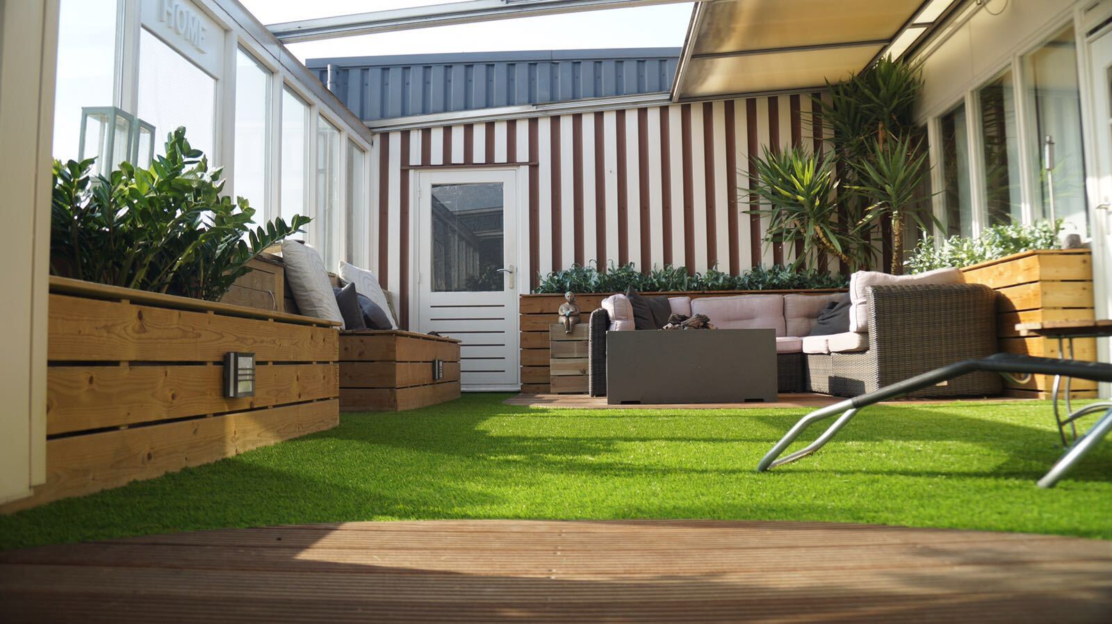 Kunstgras op een balkon
